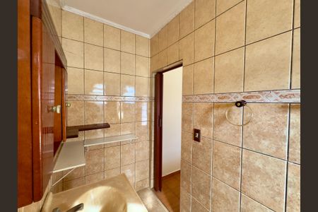 Casa à venda com 250m², 3 quartos e 2 vagasBanheiro da Suíte 1