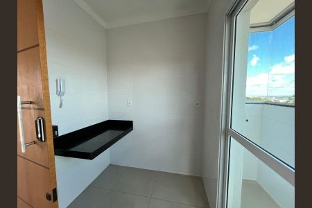 Area de serviço de apartamento para alugar com 2 quartos, 40m² em Umuarama, Uberlândia