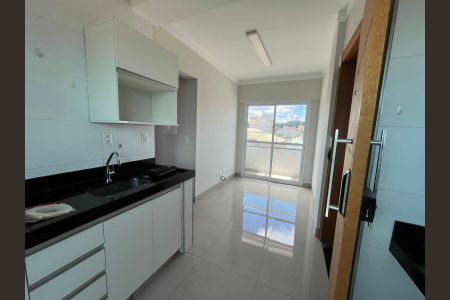 Cozinha/Sala de apartamento para alugar com 2 quartos, 40m² em Umuarama, Uberlândia