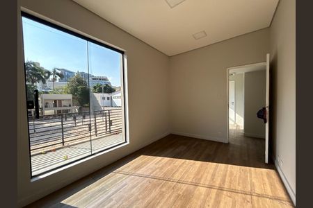 Casa à venda com 174m², 3 quartos e 3 vagas