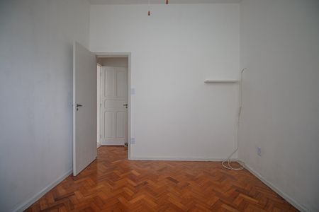 Apartamento à venda com 80m², 2 quartos e 2 vagasQuarto 2