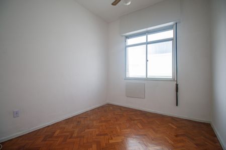 Apartamento à venda com 80m², 2 quartos e 2 vagasQuarto 2