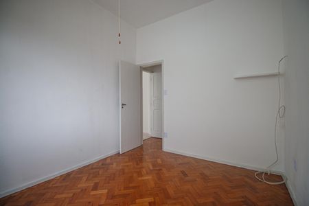 Apartamento à venda com 80m², 2 quartos e 2 vagasQuarto 2