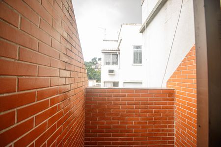 Apartamento à venda com 80m², 2 quartos e 2 vagasSala Varanda