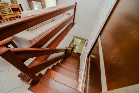 Apartamento para alugar com 230m², 3 quartos e 2 vagasEscada