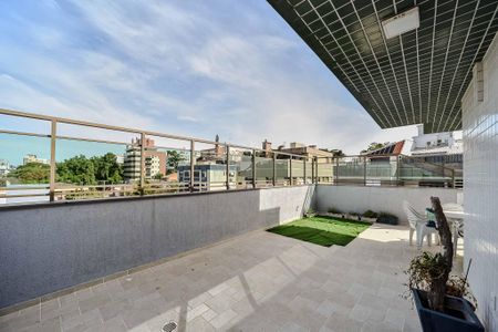 Apartamento para alugar com 230m², 3 quartos e 2 vagasTerraço