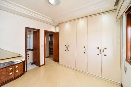 Apartamento para alugar com 230m², 3 quartos e 2 vagasSuíte