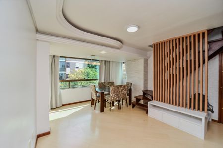 Sala de apartamento para alugar com 3 quartos, 230m² em Jardim Lindóia, Porto Alegre