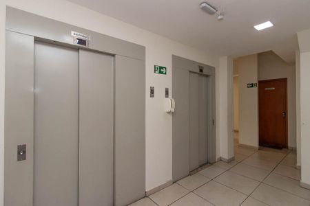 Apartamento para alugar com 53m², 2 quartos e 1 vagaElevadores