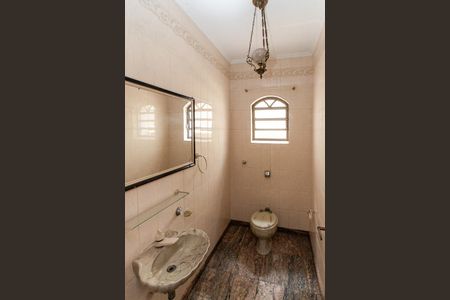 Casa à venda com 306m², 3 quartos e 8 vagas Casa à venda com 306m², 3 quartos e 8 vagasSala - Lavabo