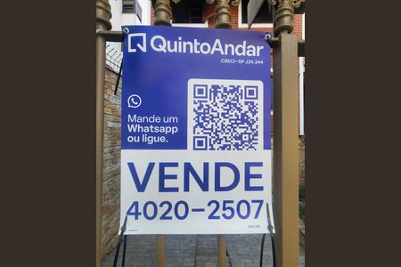 Casa à venda com 306m², 3 quartos e 8 vagas Casa à venda com 306m², 3 quartos e 8 vagasPlaca