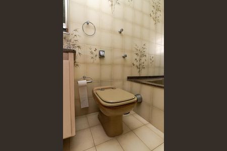 Casa à venda com 306m², 3 quartos e 8 vagas Casa à venda com 306m², 3 quartos e 8 vagasBanheiro da Suíte