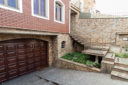 Casa à venda com 306m², 3 quartos e 8 vagas Casa à venda com 306m², 3 quartos e 8 vagasGaragem