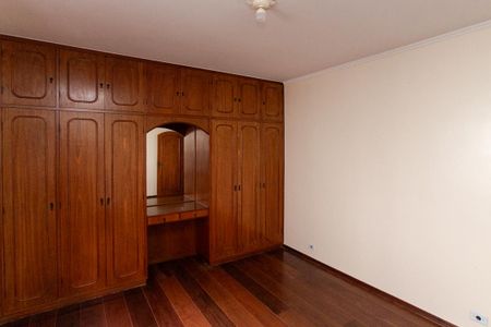 Casa à venda com 306m², 3 quartos e 8 vagas Casa à venda com 306m², 3 quartos e 8 vagasQuarto 1