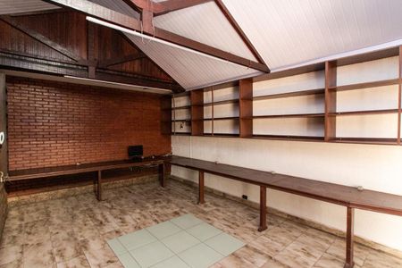 Casa à venda com 306m², 3 quartos e 8 vagas Casa à venda com 306m², 3 quartos e 8 vagasSalão