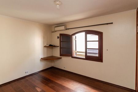 Casa à venda com 306m², 3 quartos e 8 vagas Casa à venda com 306m², 3 quartos e 8 vagasQuarto 1