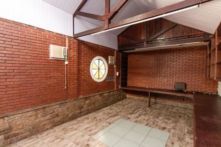 Casa à venda com 306m², 3 quartos e 8 vagas Casa à venda com 306m², 3 quartos e 8 vagasSalão