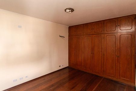 Casa à venda com 306m², 3 quartos e 8 vagas Casa à venda com 306m², 3 quartos e 8 vagasSuíte