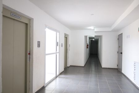 Apartamento à venda com 44m², 2 quartos e sem vagaÁrea comum - Saguão do prédio
