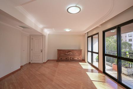 Apartamento à venda com 160m², 2 quartos e 2 vagasSala