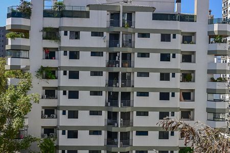 Apartamento à venda com 160m², 2 quartos e 2 vagasVista da Suíte 1