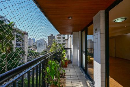Varanda de apartamento para alugar com 2 quartos, 160m² em Real Parque, São Paulo