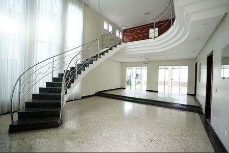 Casa de Condomínio para alugar com 4 quartos, 396m² em Residencial Granville, Goiânia