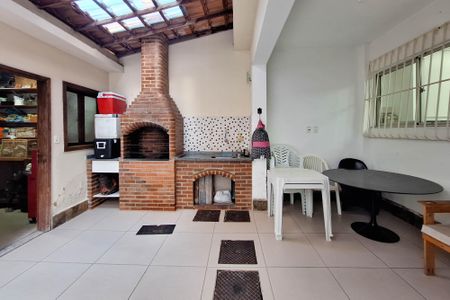 Casa para alugar com 168m², 2 quartos e 1 vagaQuintal