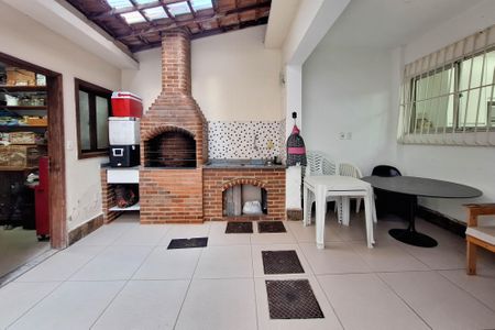 Casa para alugar com 168m², 2 quartos e 1 vagaQuintal