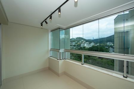 Apartamento à venda com 86m², 3 quartos e 2 vagasVARANDA