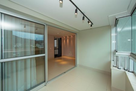 Apartamento à venda com 86m², 3 quartos e 2 vagasVARANDA