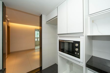 Apartamento à venda com 86m², 3 quartos e 2 vagasCOZINHA