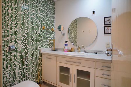 Apartamento para alugar com 130m², 3 quartos e sem vagaBanheiro 