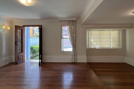 Casa para alugar com 300m², 3 quartos e 2 vagasSala 1