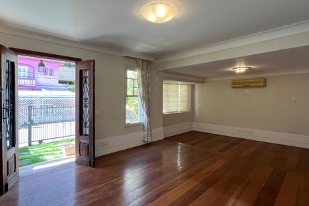 Casa para alugar com 300m², 3 quartos e 2 vagasSala 1