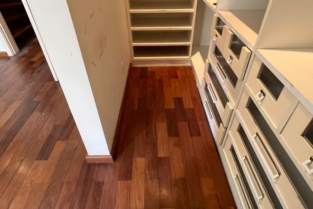 Casa para alugar com 300m², 3 quartos e 2 vagasCloset da Suíte 2