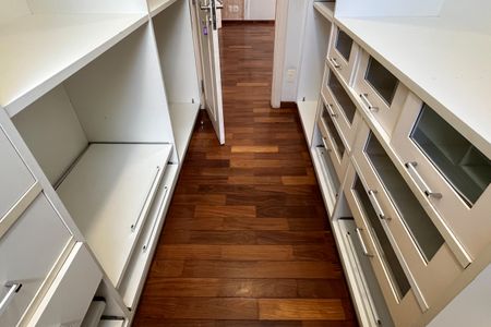 Casa para alugar com 300m², 3 quartos e 2 vagasCloset da Suíte 1