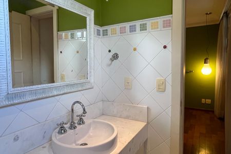 Casa para alugar com 300m², 3 quartos e 2 vagasBanheiro da Suíte 3