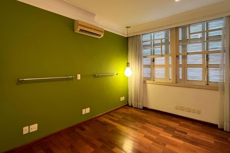 Casa para alugar com 300m², 3 quartos e 2 vagasSuíte 3