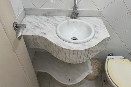 Casa para alugar com 300m², 3 quartos e 2 vagasBanheiro de serviço