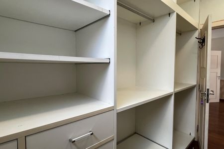 Casa para alugar com 300m², 3 quartos e 2 vagasCloset da Suíte 1