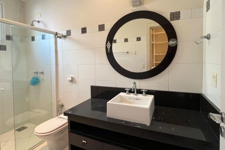 Casa para alugar com 300m², 3 quartos e 2 vagasBanheiro da Suíte 2