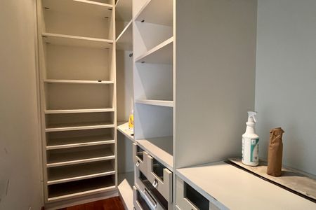 Casa para alugar com 300m², 3 quartos e 2 vagasCloset da Suíte 2