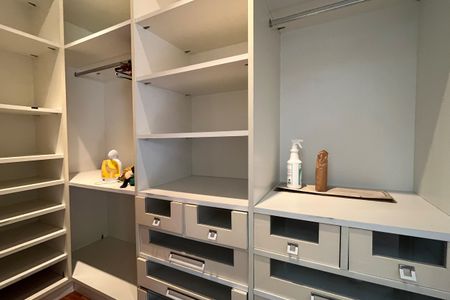 Casa para alugar com 300m², 3 quartos e 2 vagasCloset da Suíte 2