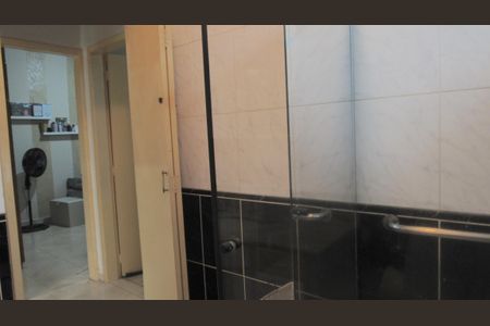 Casa à venda com 230m², 5 quartos e 3 vagasBanheiro social 2