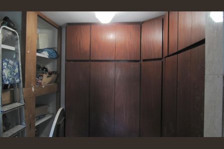 Casa à venda com 230m², 5 quartos e 3 vagasÁrea de Serviço 