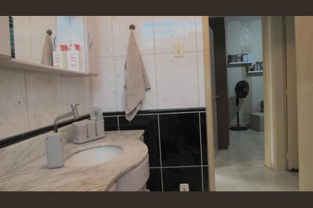 Casa à venda com 230m², 5 quartos e 3 vagasBanheiro social 2