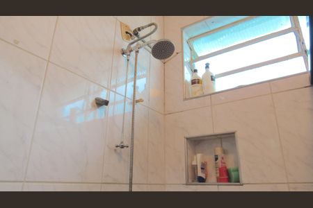 Casa à venda com 230m², 5 quartos e 3 vagasBanheiro social 2