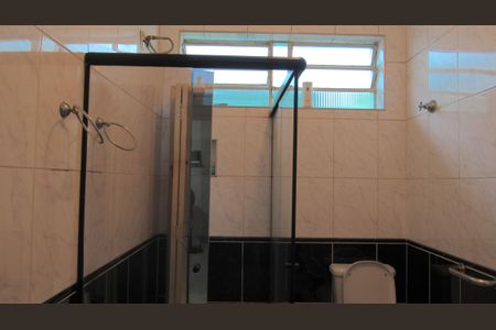 Casa à venda com 230m², 5 quartos e 3 vagasBanheiro social 2