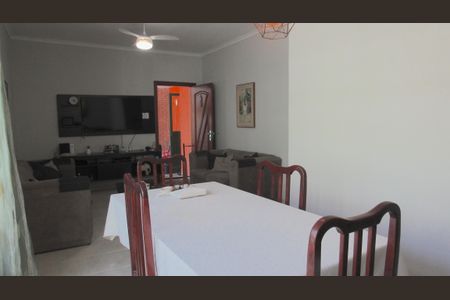 Casa à venda com 230m², 5 quartos e 3 vagasSala